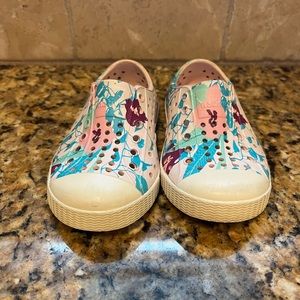 Native toddler abstract floral print slip on sz C6